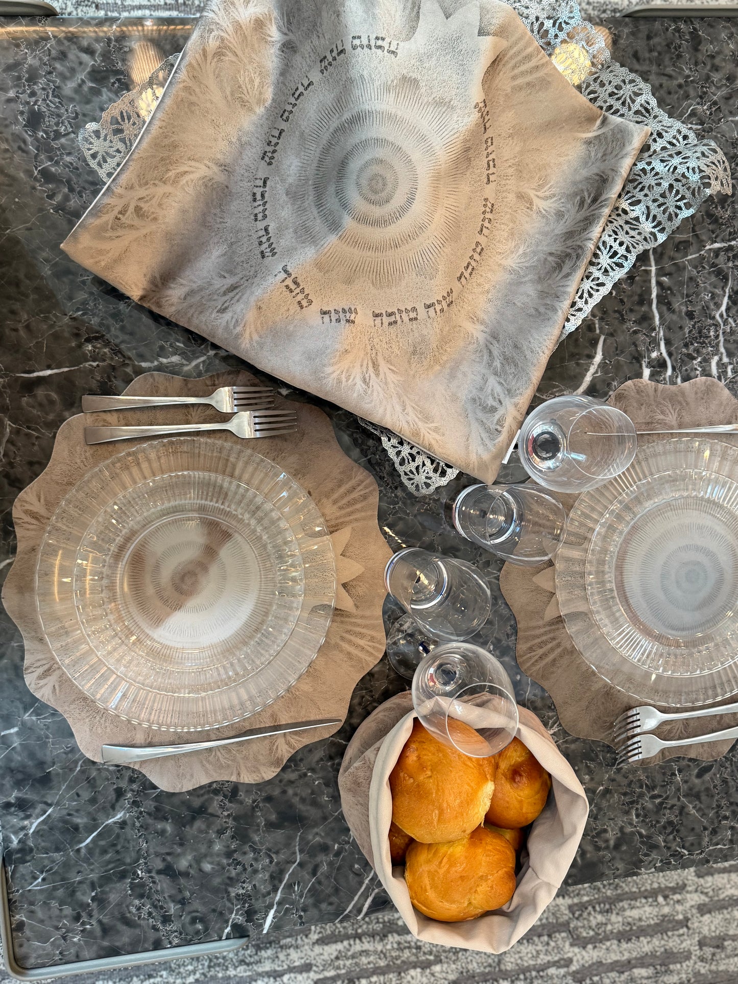 Placemats Set of 6 Feather Illusion