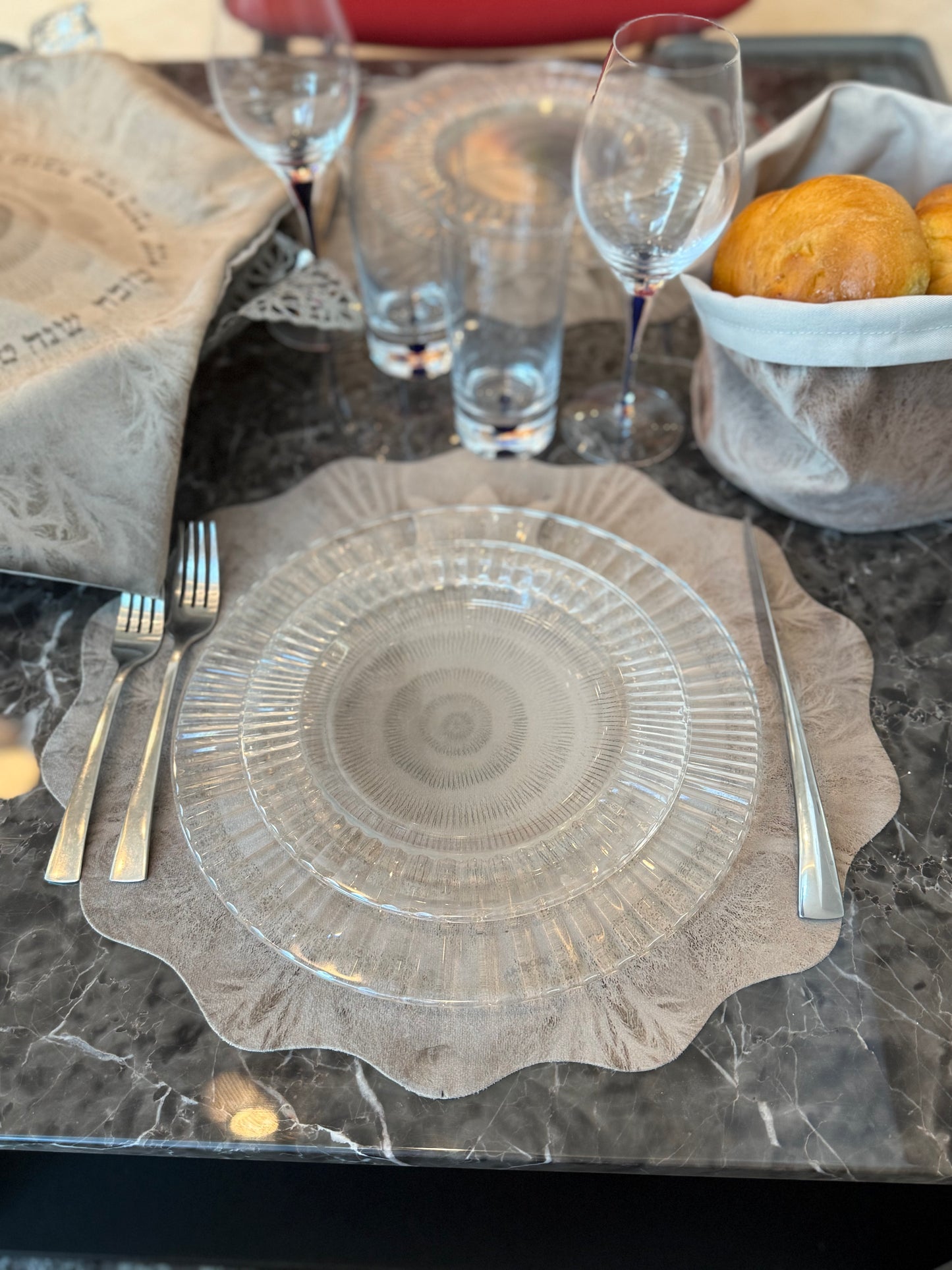 Placemats Set of 6 Feather Illusion