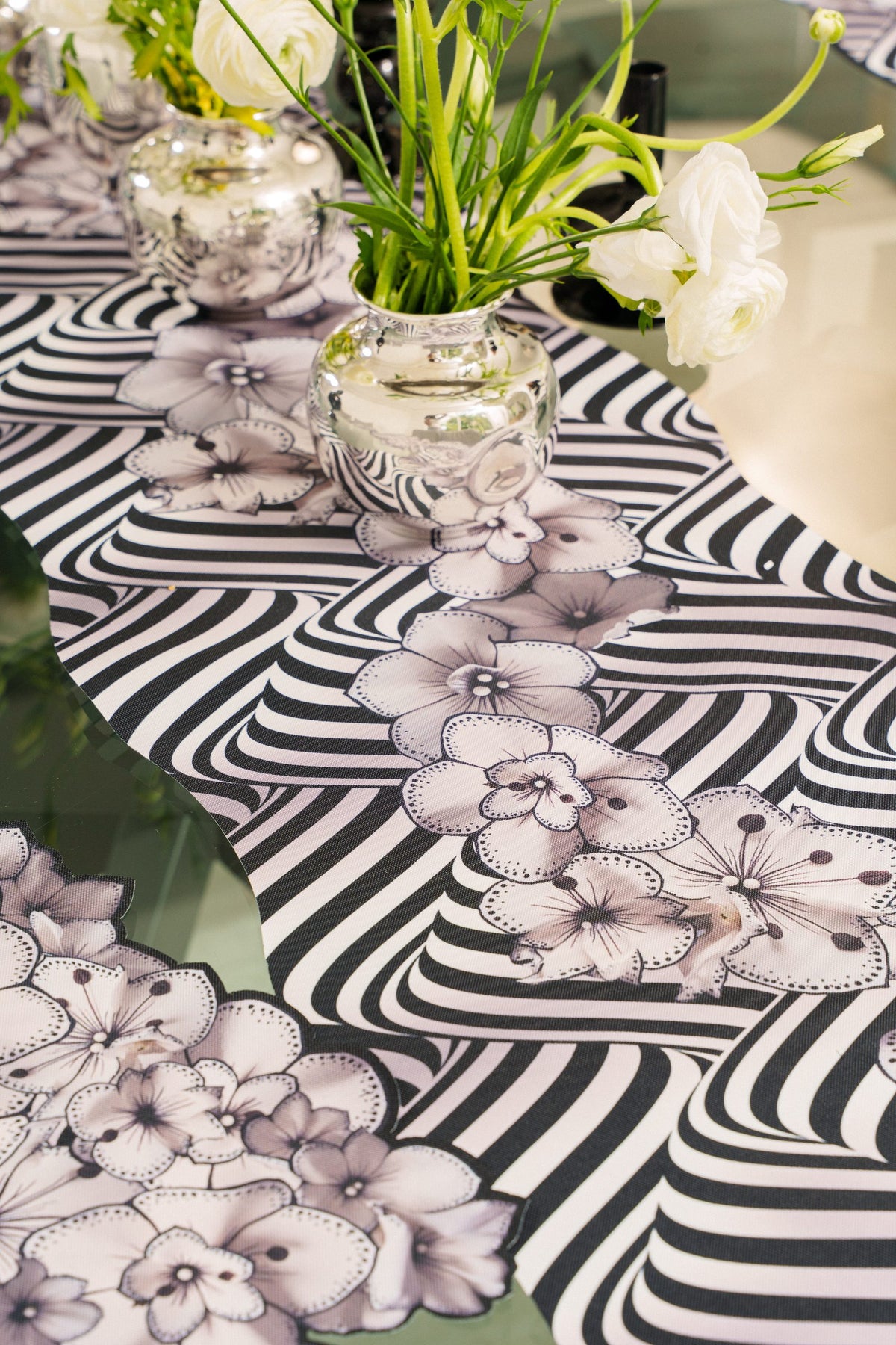 Table Runner Midnight Illusion